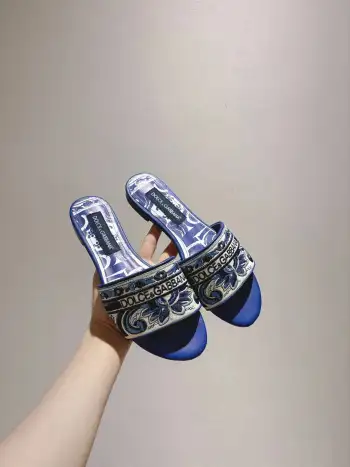 真皮大底凉拖鞋 女士拖鞋高仿杜嘉班纳女士凉鞋/拖鞋