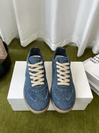 Classic German training shoes, casual sports shoes, couple s sports shoes. Replica Maison Margiela Womens Casual and Sneakers