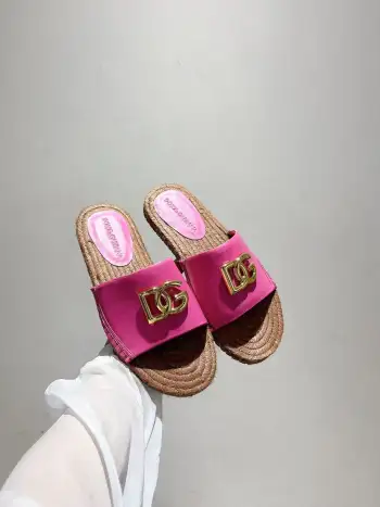 Women s straw bottom slippers, casual sandals. Replica Dolce Gabbana Womens Sandals and Slides