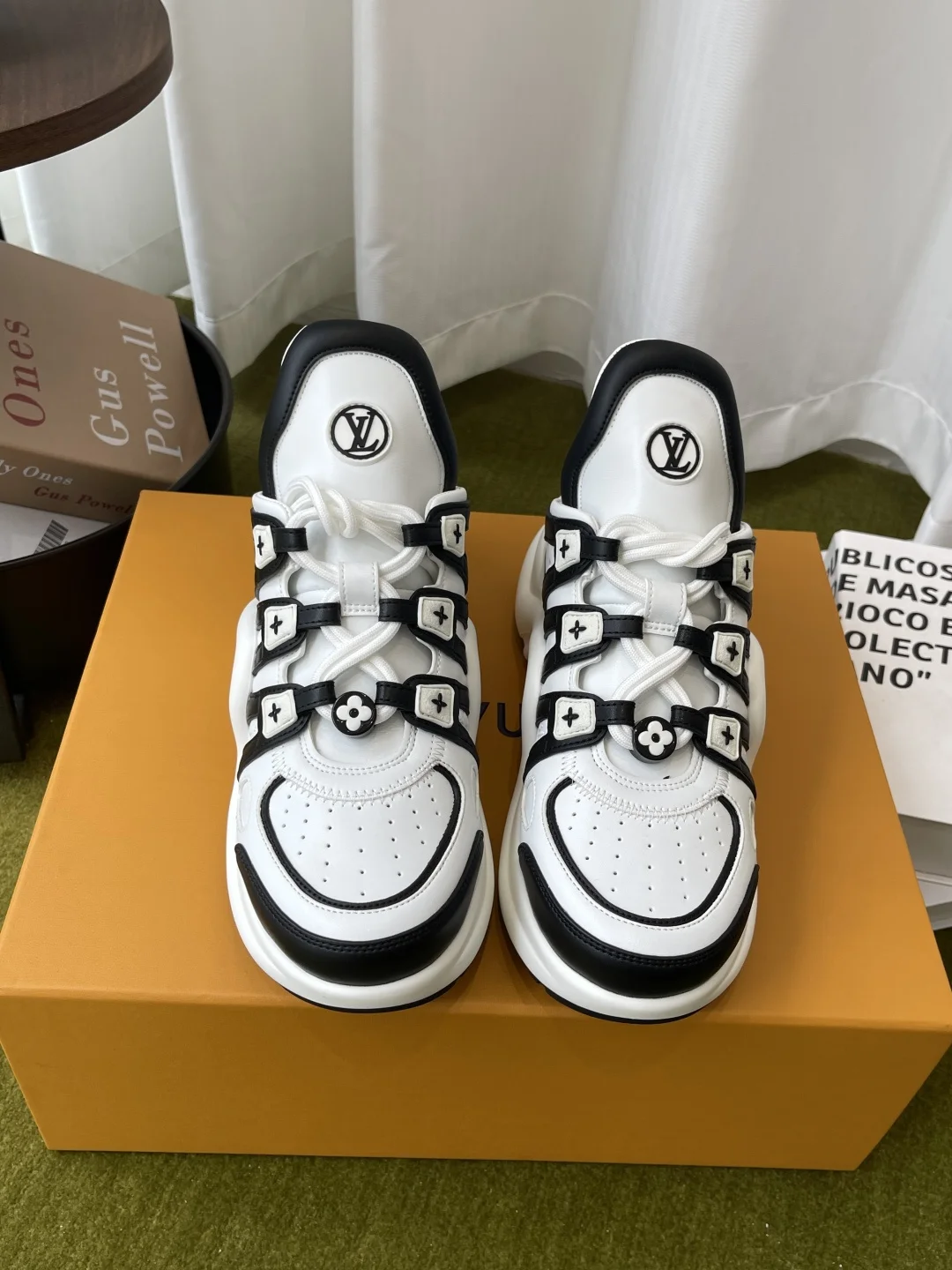 Louis Vuitton Arch bridge bottom casual thick-soled lace-up dad shoes women s sports shoes Louis Vuitton Arch bridge bottom casual thick-soled lace-up dad shoes women s sports shoes