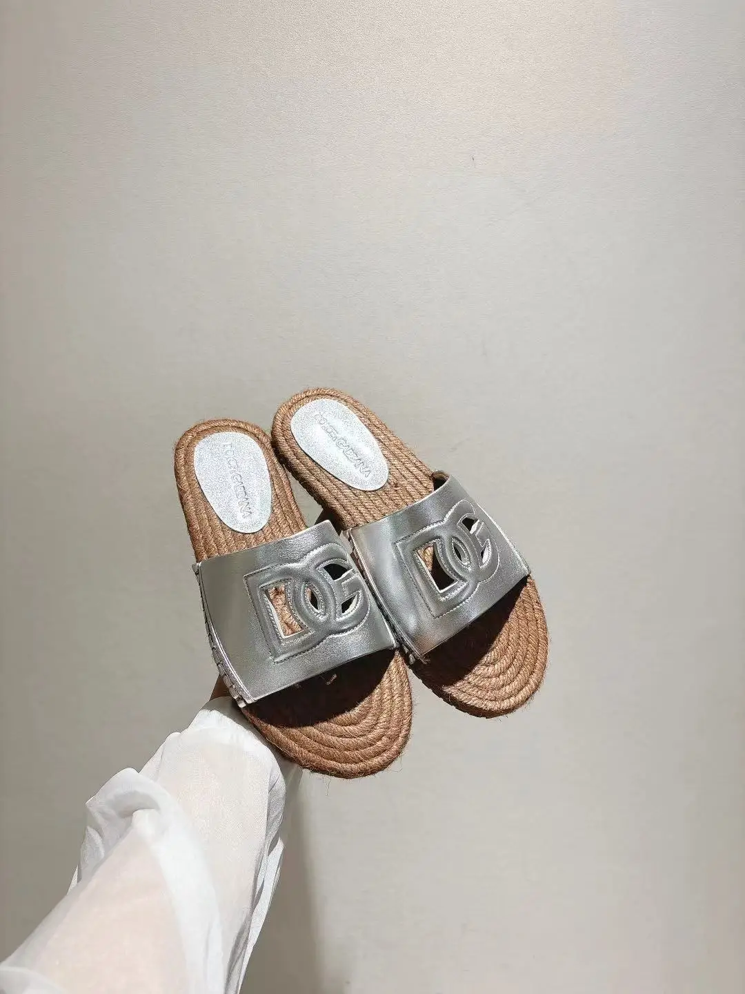 Dolce Gabbana Women s hemp rope bottom slippers