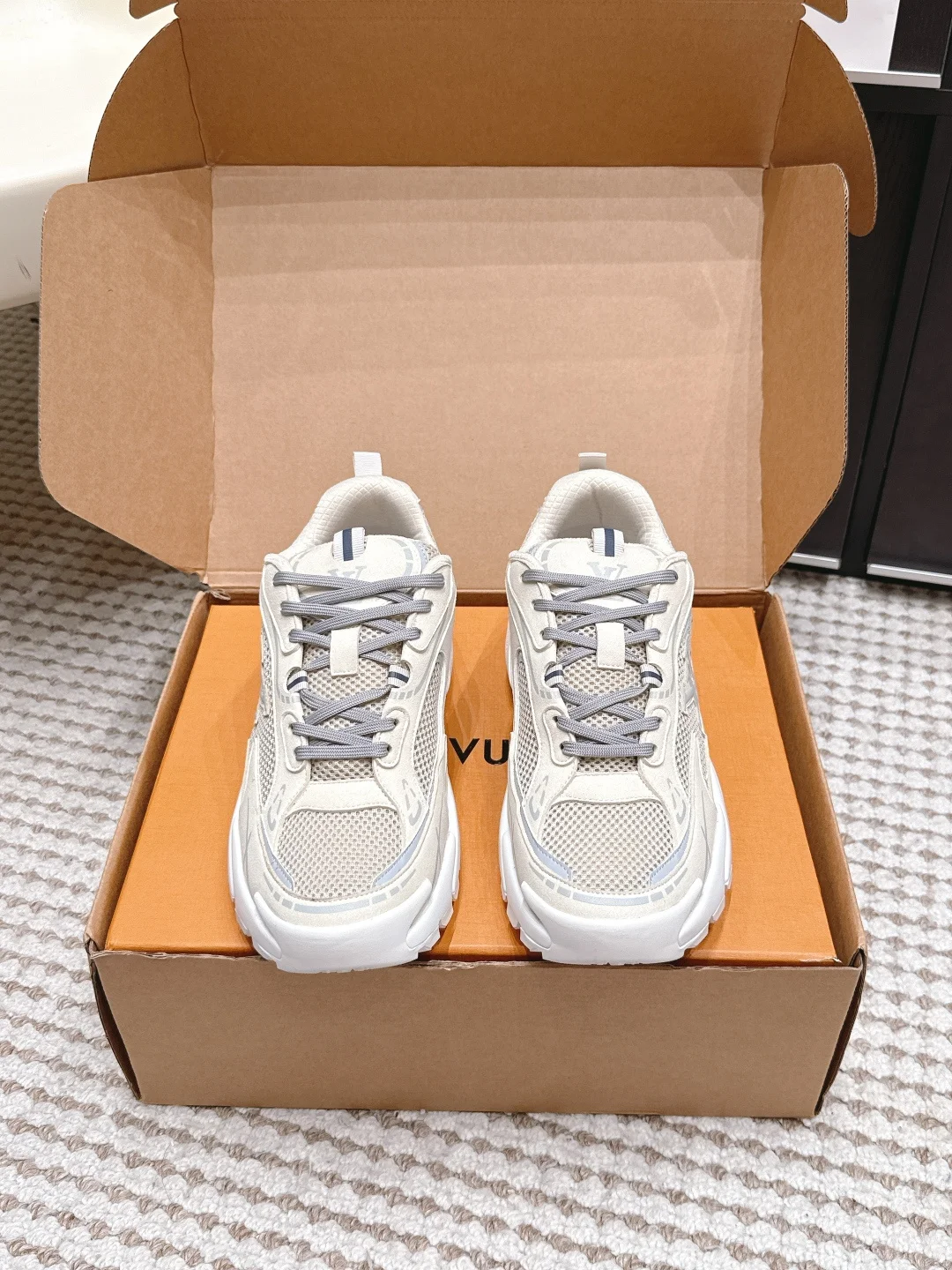 Louis Vuitton High-end suede casual shoes men s sports shoes Louis Vuitton High-end suede casual shoes men s sports shoes