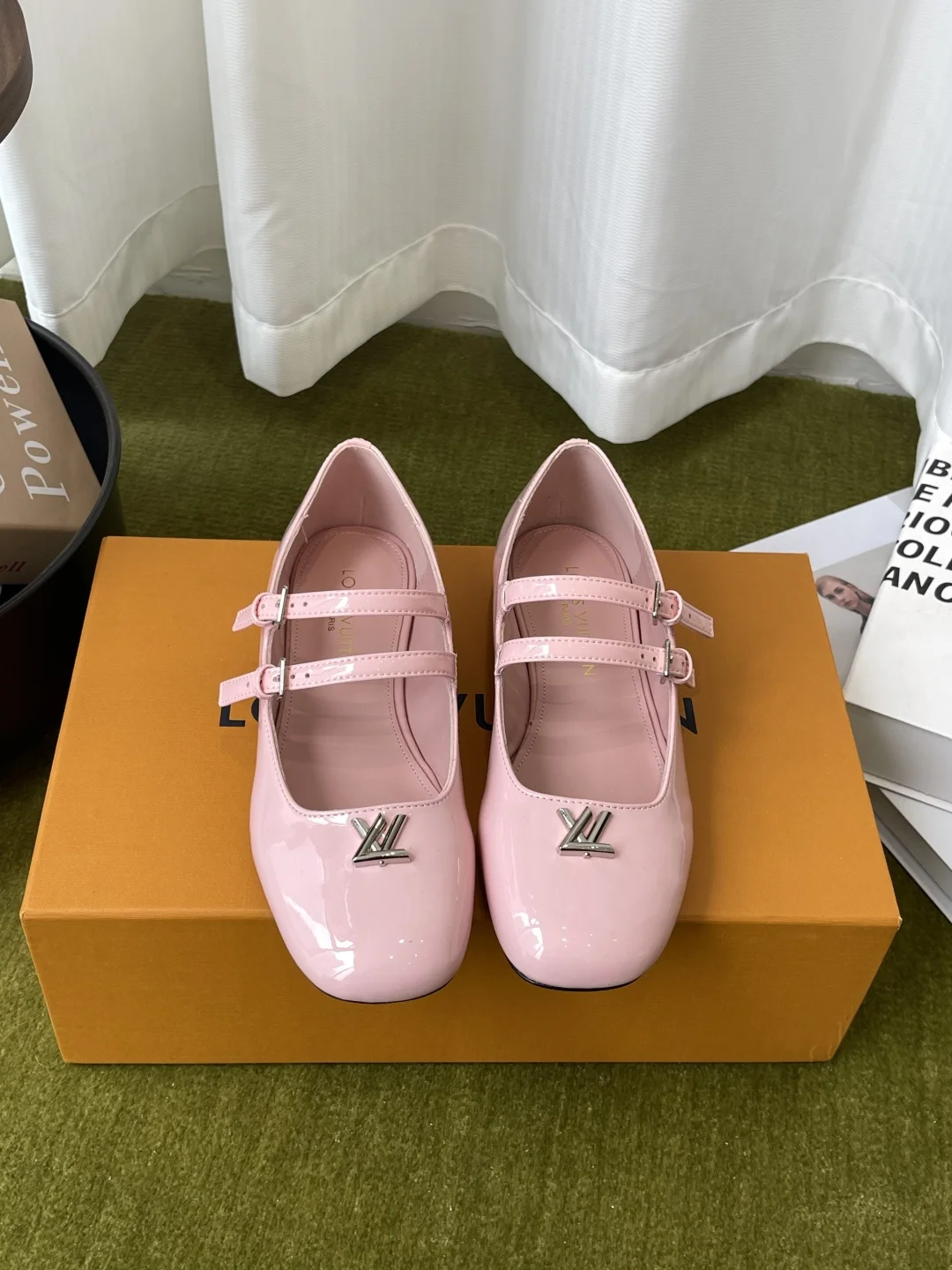 Louis Vuitton Spring Summer Latest Style Mary Jane Flats Women s Flat Shoes