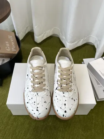 Classic German training shoes, casual sports shoes, couple s sports shoes. Replica Maison Margiela Womens Casual and Sneakers