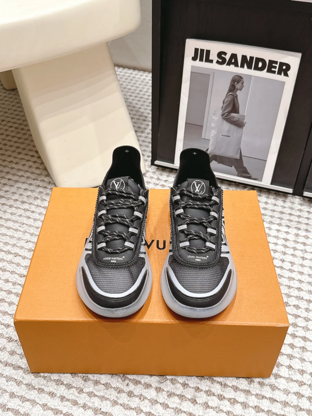 Louis Vuitton Couple s sports shoes Women s sports shoes