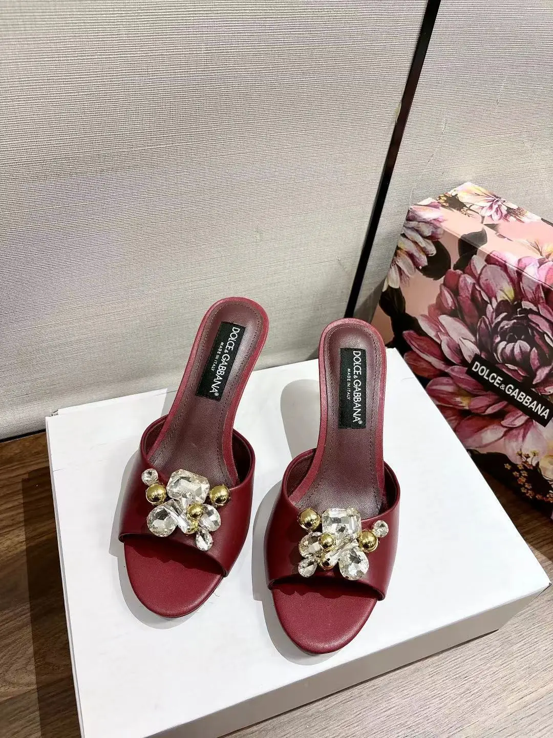 Dolce Gabbana New Original Top Layer Cowhide Fabric Slippers Women s Sandals
