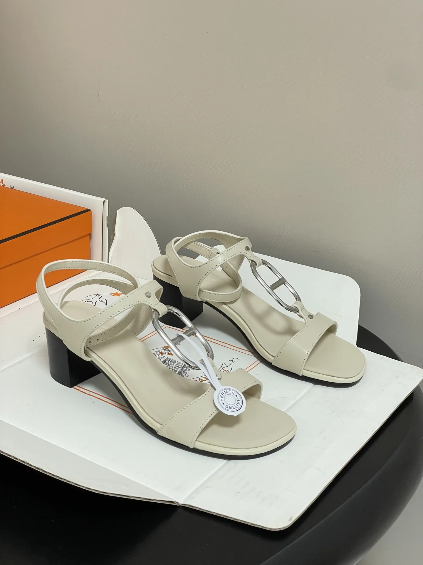 Hermes Classic Pig Nose Hardware Buckle Flat Sandals Women s Sandals