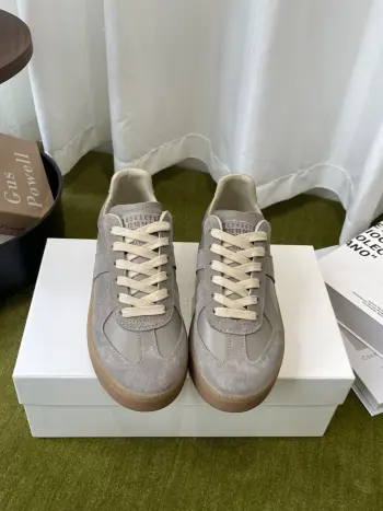 Classic German training shoes, casual sports shoes, couple s sports shoes. Replica Maison Margiela Womens Casual and Sneakers