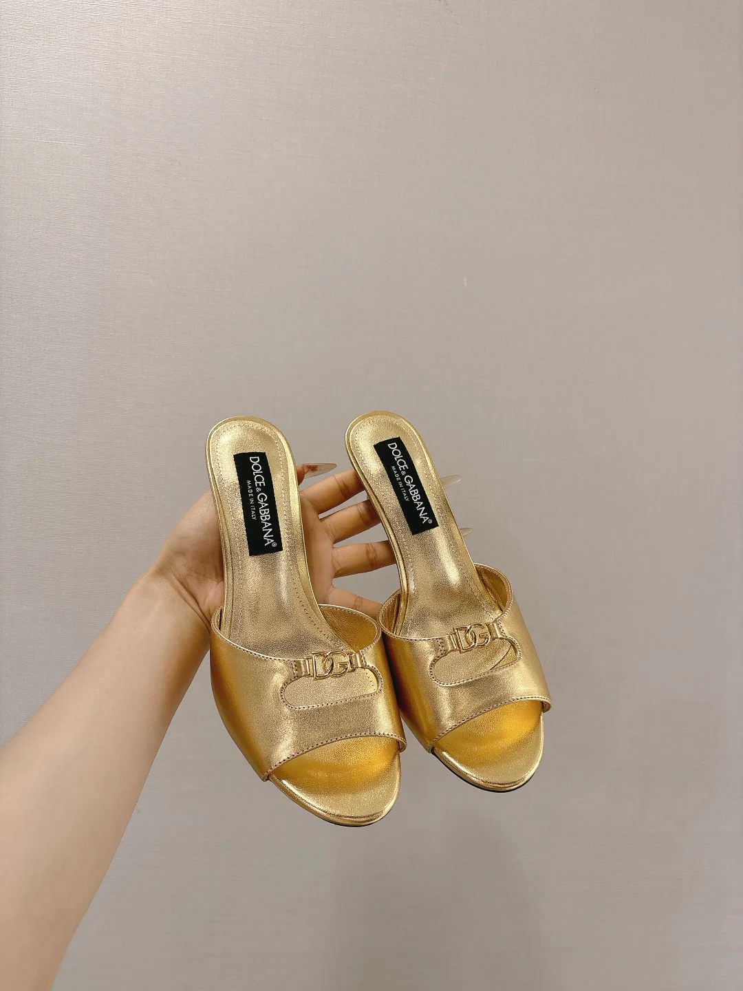 Dolce Gabbana New Original Top Layer Cowhide Fabric Slippers Women s Sandals