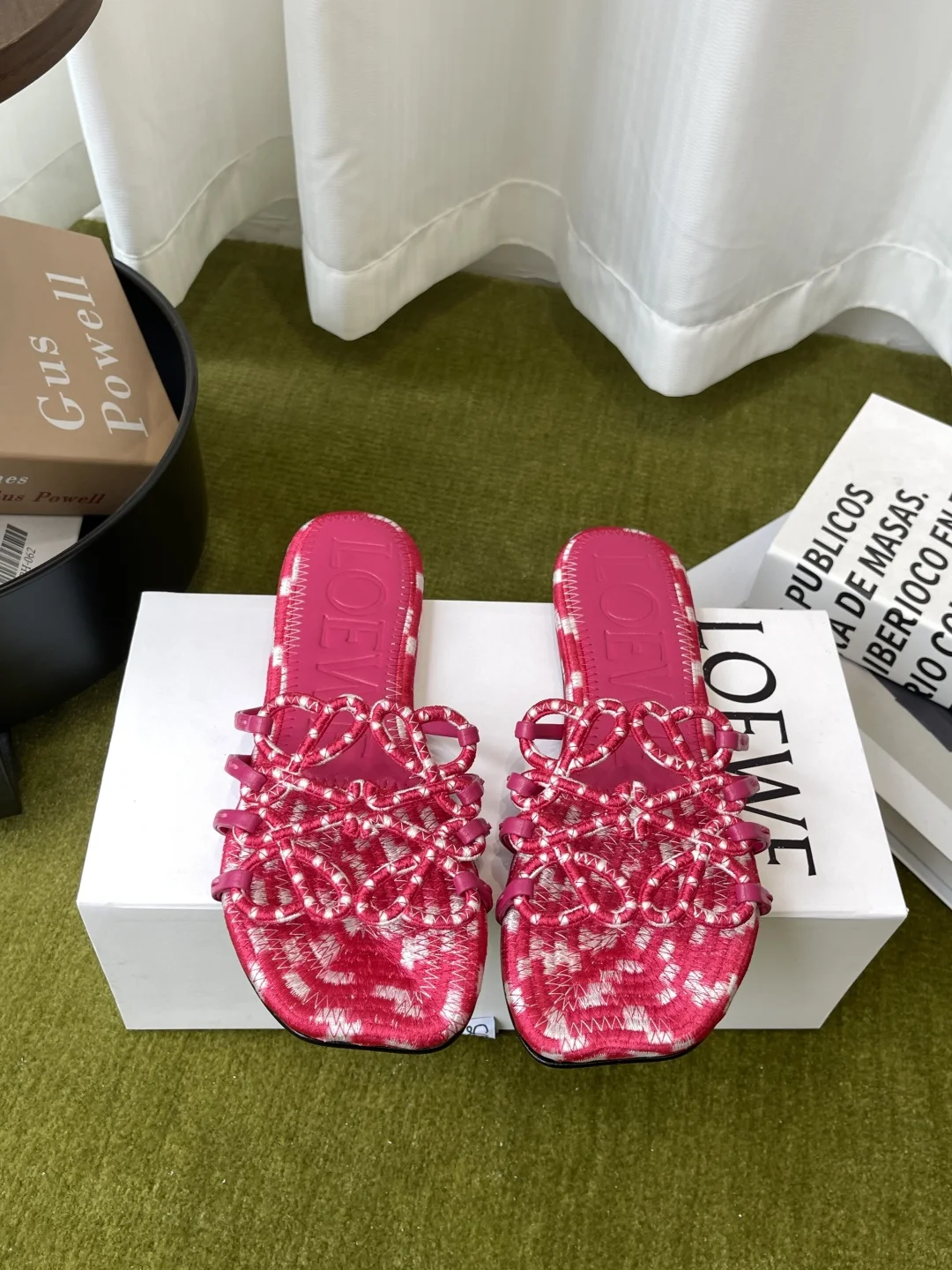 Loewe Spring and summer new slippers women s slippers Loewe Spring and summer new slippers women s slippers