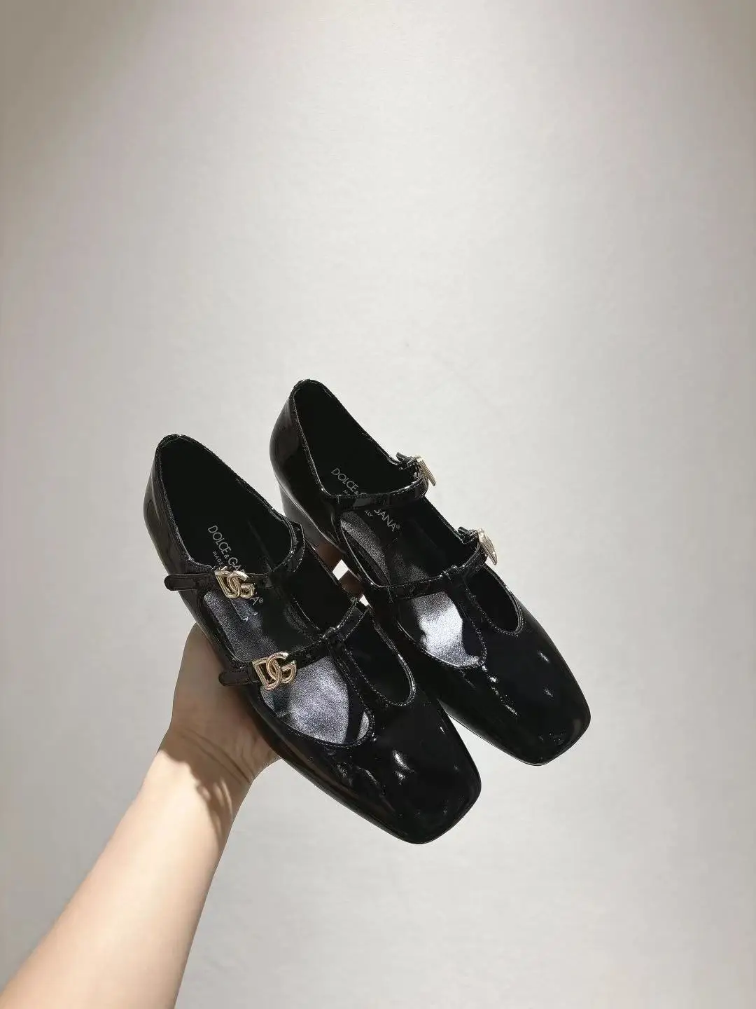 Dolce Gabbana New Style Square Toe Genuine Leather Shoes with Thick Sole for Women Dolce Gabbana New Style Square Toe Genuine Leather Shoes with Thick Sole for Women