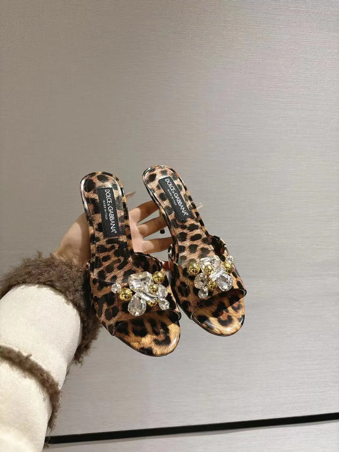 Dolce Gabbana New Original Top Layer Cowhide Fabric Slippers Women s Sandals