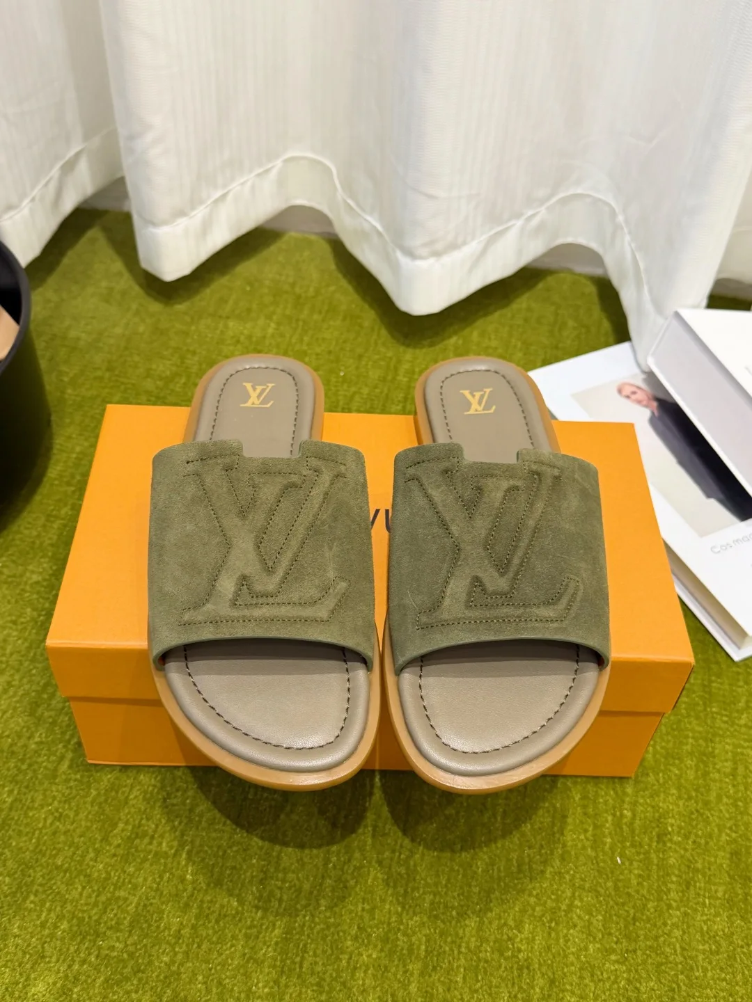 Louis Vuitton Spring and summer new style slippers men s sandals