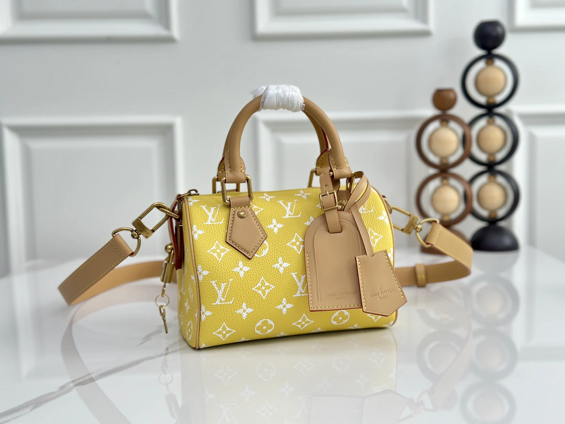 LV M28186 小牛皮图案手袋 女士斜挎包 LV M28186 小牛皮图案手袋 女士斜挎包