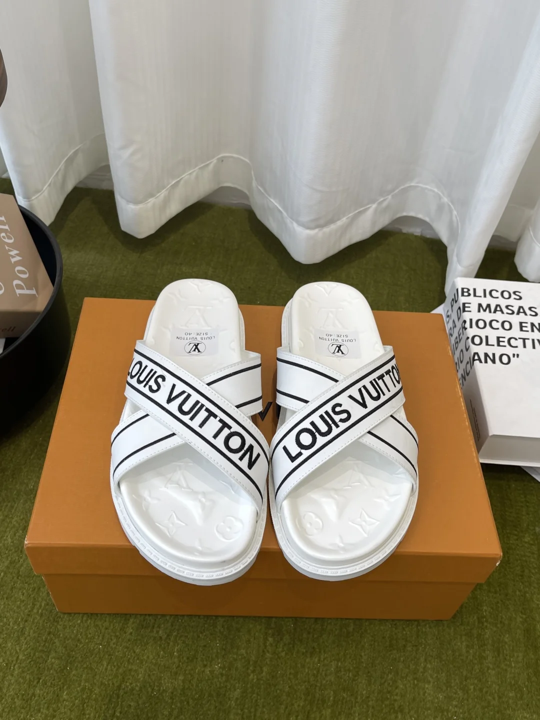 Louis Vuitton Spring and summer new style slippers men s sandals