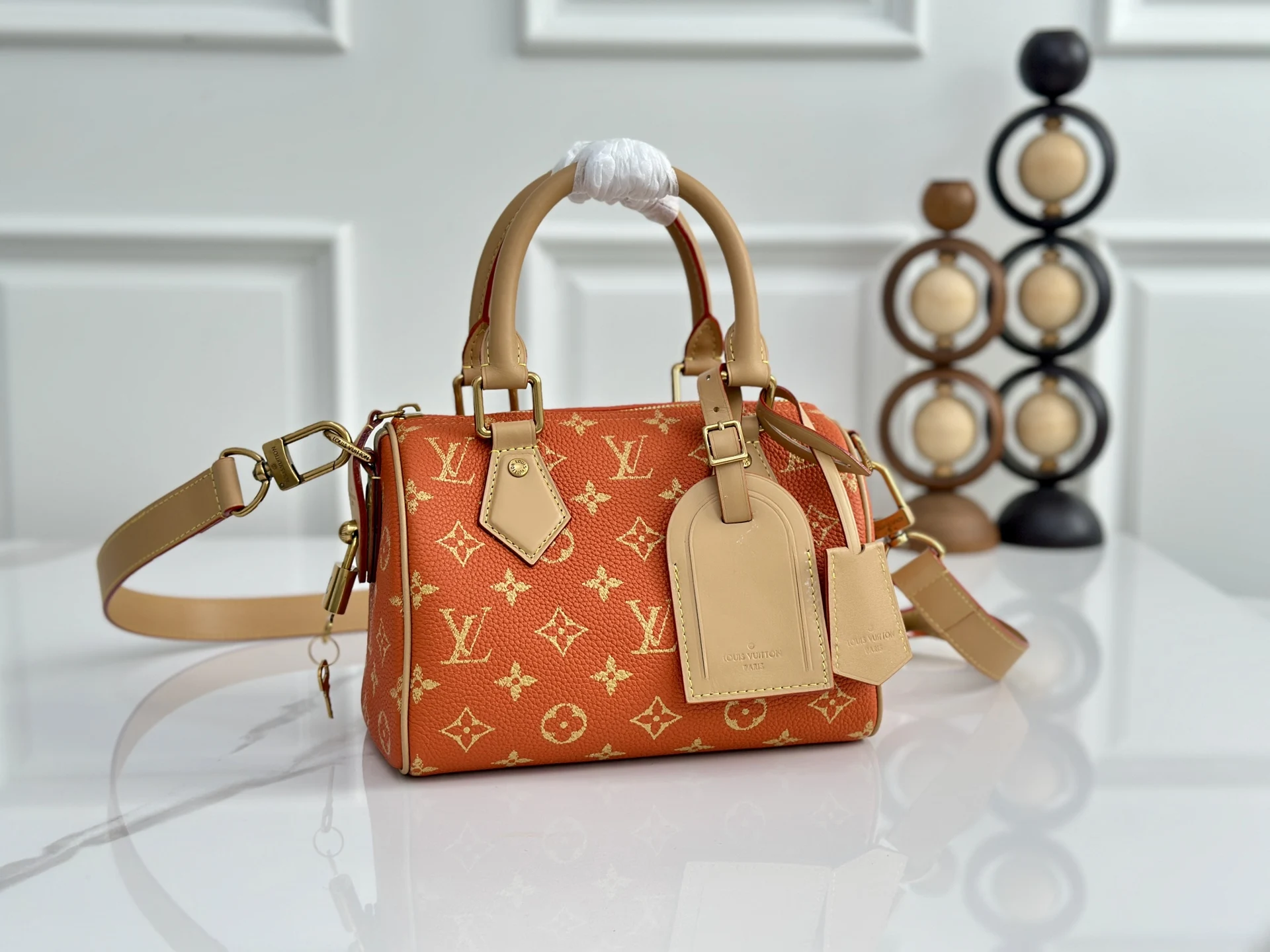 Louis Vuitton M28307 Cowhide Pattern Handbag Women s Crossbody Bag Louis Vuitton M28307 Cowhide Pattern Handbag Women s Crossbody Bag