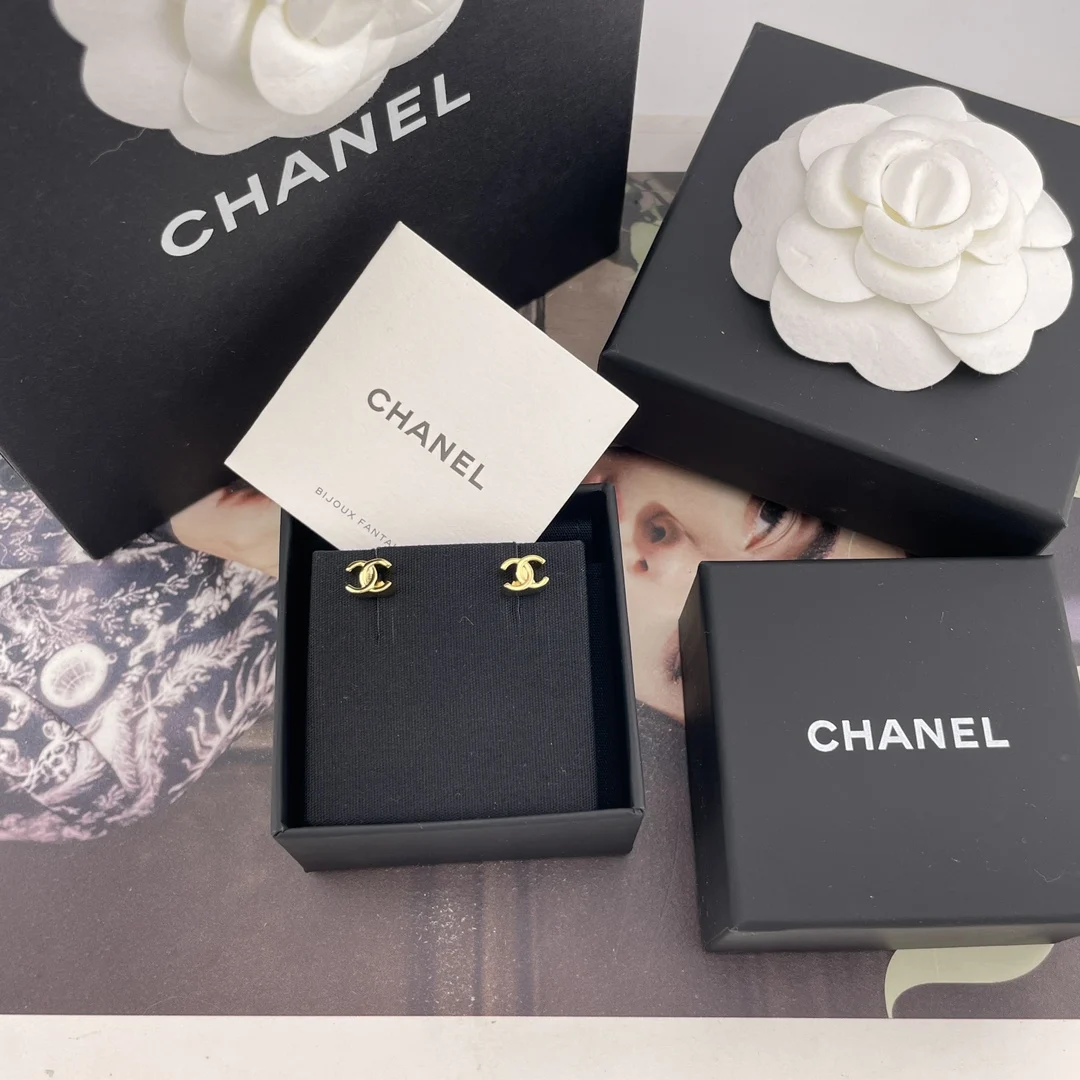 Chanel 216826 Fragrant Mini Gold Thick C Earrings