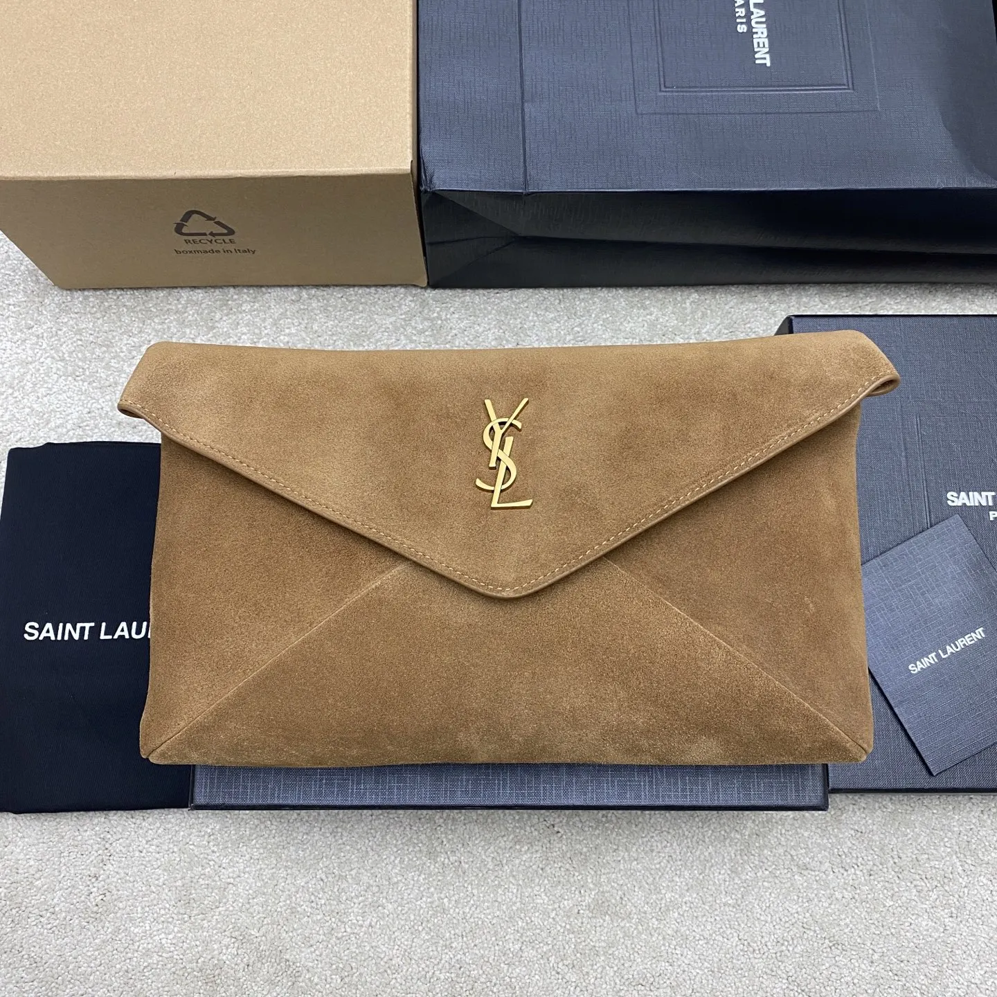 SAINT LAURENT 769307 Large Envelope Clutch Women s Clutch Bag SAINT LAURENT 769307 Large Envelope Clutch Women s Clutch Bag