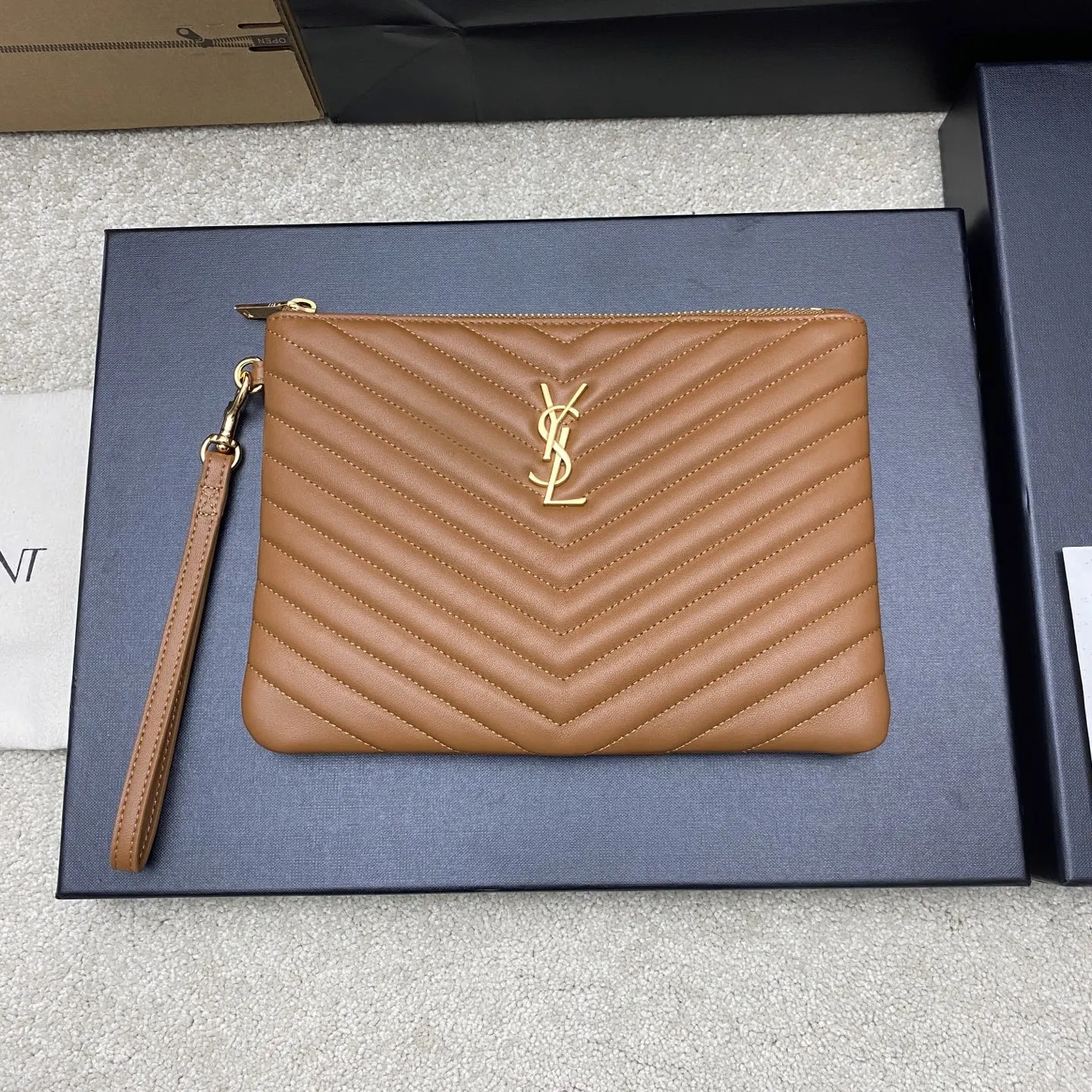 SAINT LAURENT 379039 New Cowhide Zipper Clutch Men s Clutch Bag