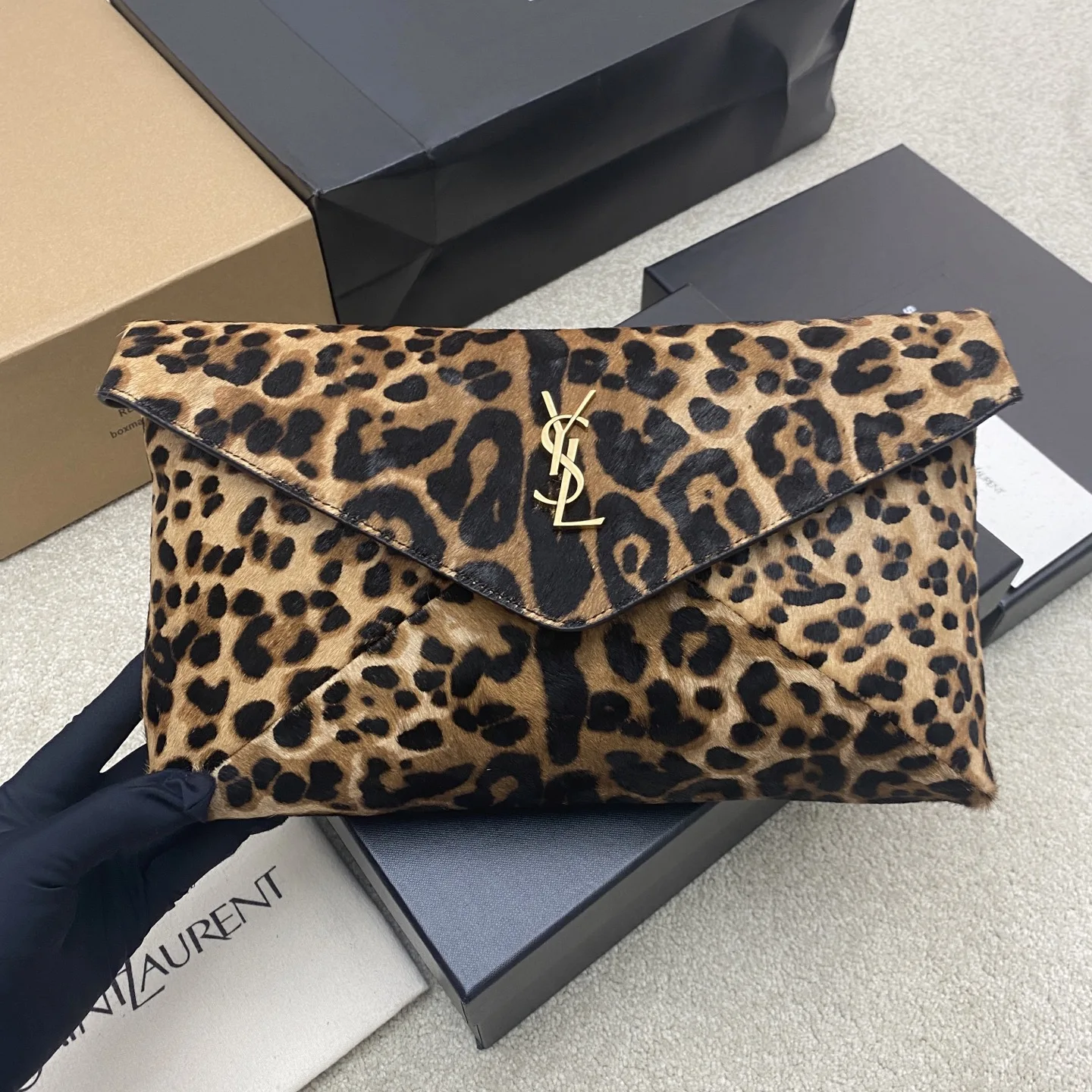 SAINT LAURENT 769307 Large Envelope Clutch Women s Clutch SAINT LAURENT 769307 Large Envelope Clutch Women s Clutch