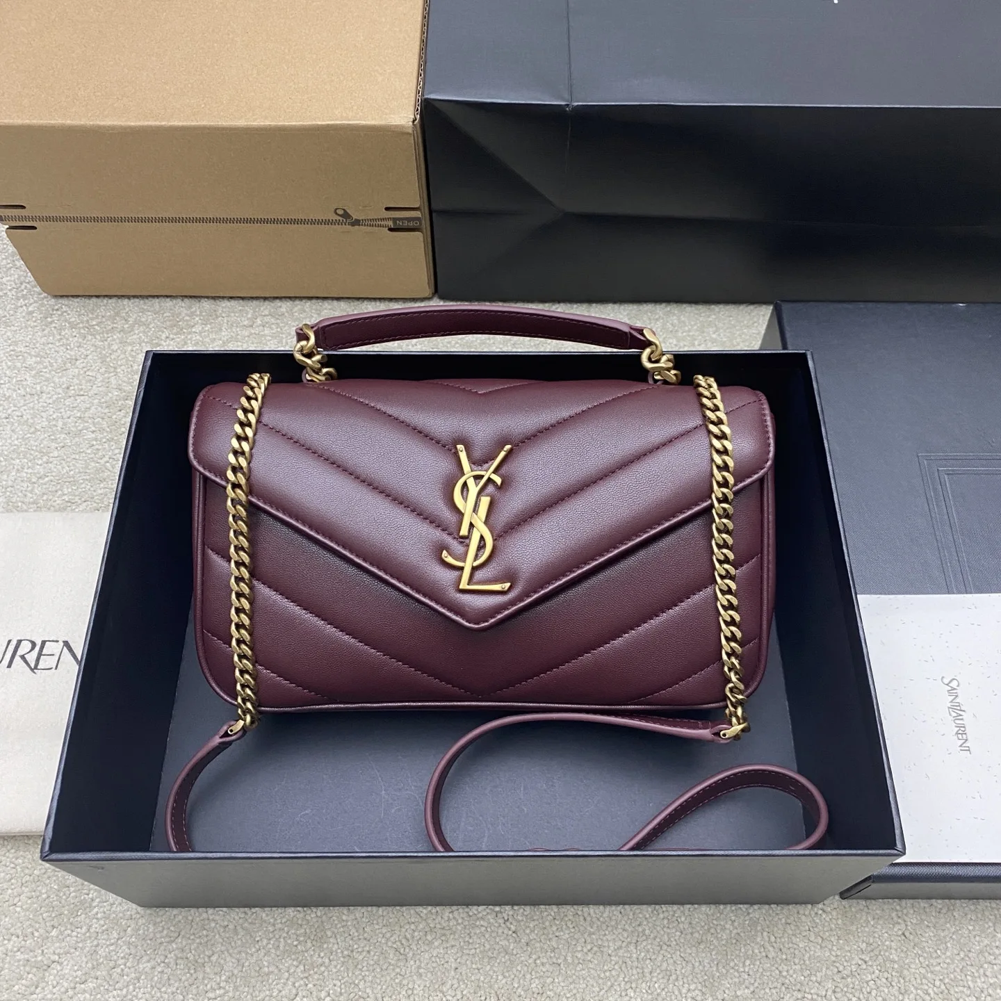 SAINT LAURENT 869461 New Style Lambskin Handbag Women s Crossbody Bag SAINT LAURENT 869461 New Style Lambskin Handbag Women s Crossbody Bag
