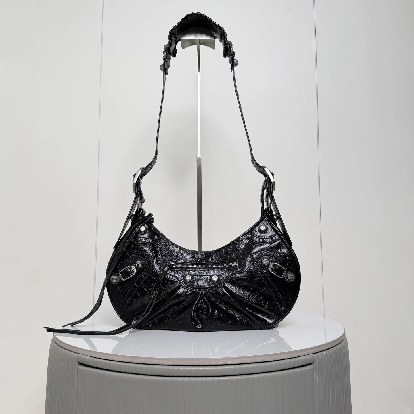 Balenciaga 188098 Classic Moon Bag Women s Crossbody Bag Balenciaga 188098 Classic Moon Bag Women s Crossbody Bag