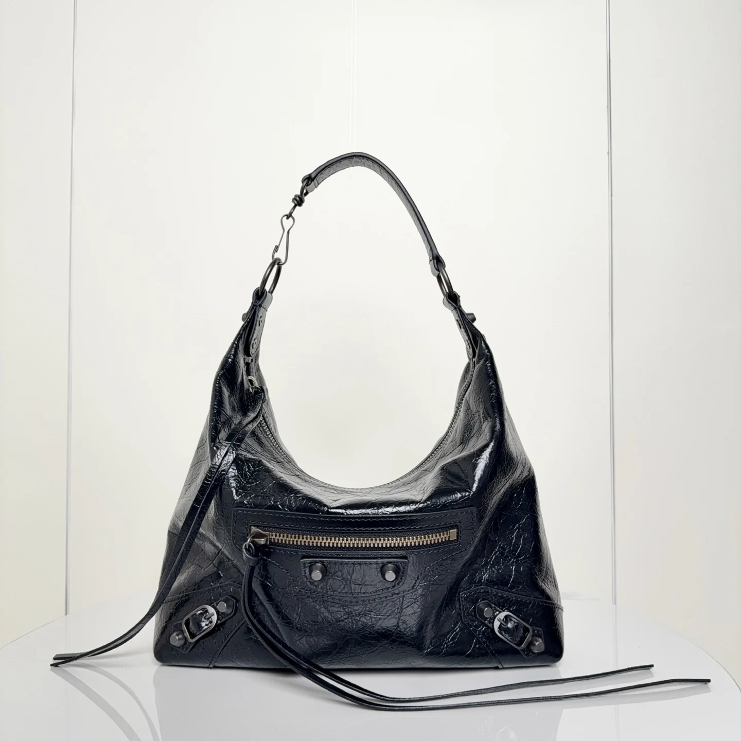 Balenciaga 188083 Rivet Tassel Zipper Bag Women s Crossbody Bag Balenciaga 188083 Rivet Tassel Zipper Bag Women s Crossbody Bag