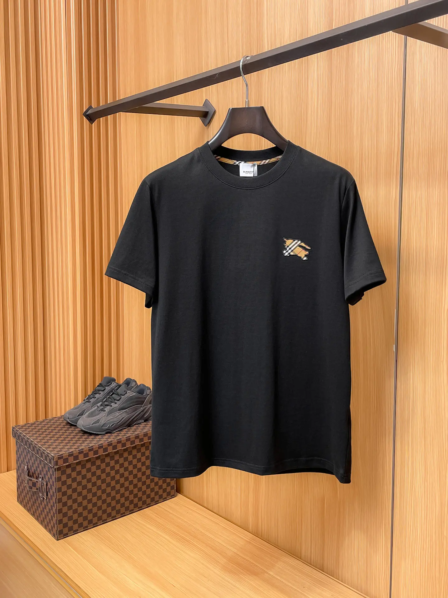 Burberry New Short Sleeve Round Neck T-Shirt Men s T-Shirt Burberry New Short Sleeve Round Neck T-Shirt Men s T-Shirt