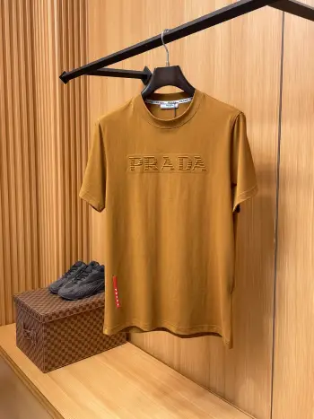 New Short Sleeve Round Neck T-Shirt Men s T-Shirt Replica Prada Tshirts and Polos
