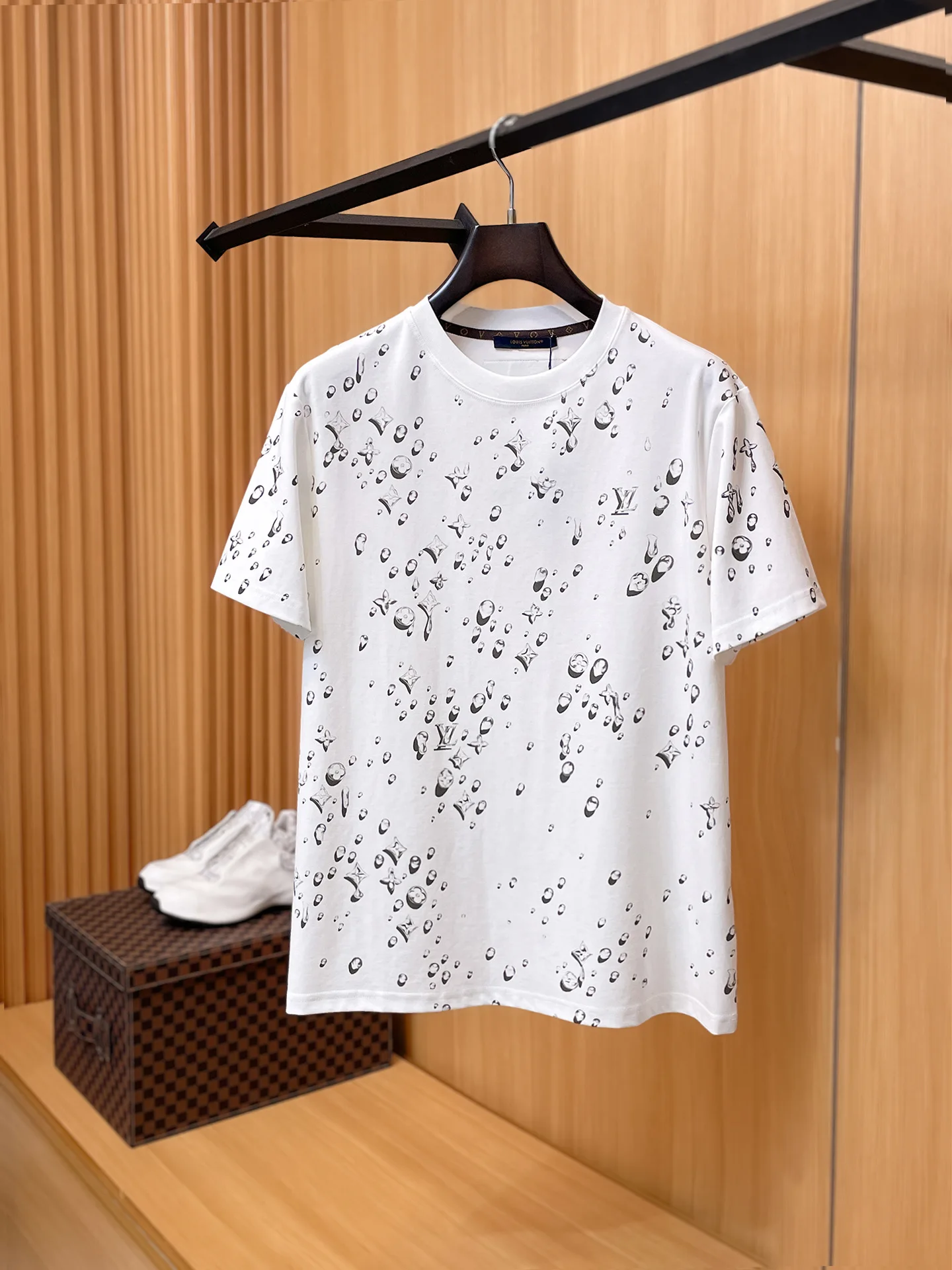 Louis Vuitton New Short Sleeve Round Neck T-Shirt Men s T-Shirt