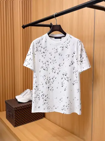 New Short Sleeve Round Neck T-Shirt Men s T-Shirt Replica Louis Vuitton Tshirts and Polos