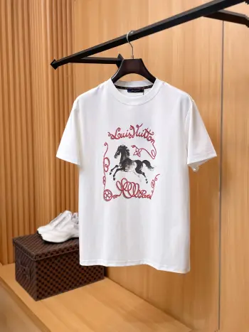 New Short Sleeve Round Neck T-Shirt Men s T-Shirt Replica Louis Vuitton Tshirts and Polos