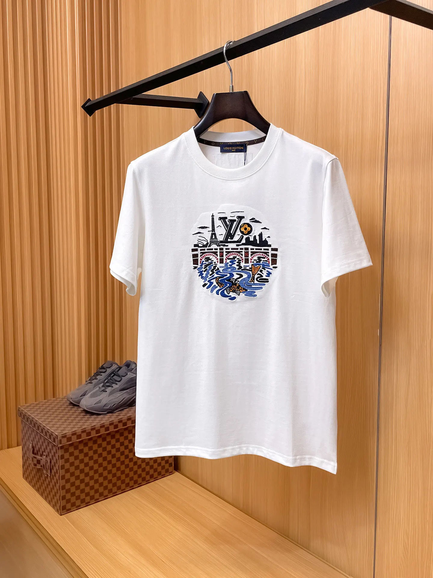 Louis Vuitton New Short Sleeve Round Neck T-Shirt Men s T-Shirt