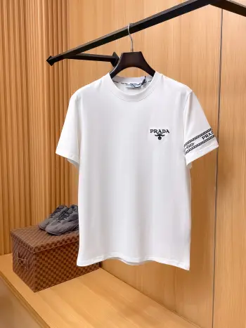 New Short Sleeve Round Neck T-Shirt Men s T-Shirt Replica Prada Tshirts and Polos