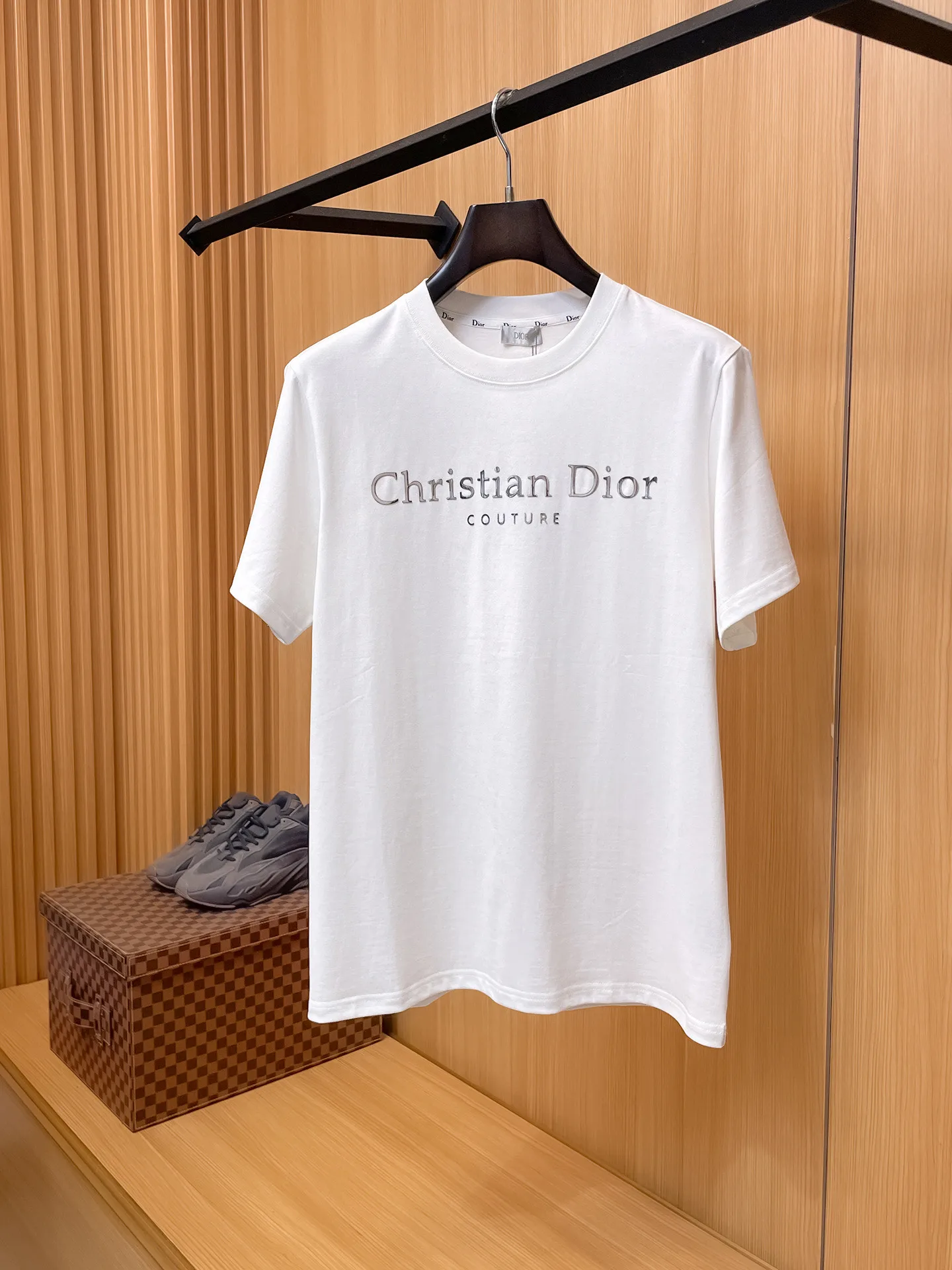 Dior New Short Sleeve Round Neck T-Shirt Men s T-Shirt Dior New Short Sleeve Round Neck T-Shirt Men s T-Shirt