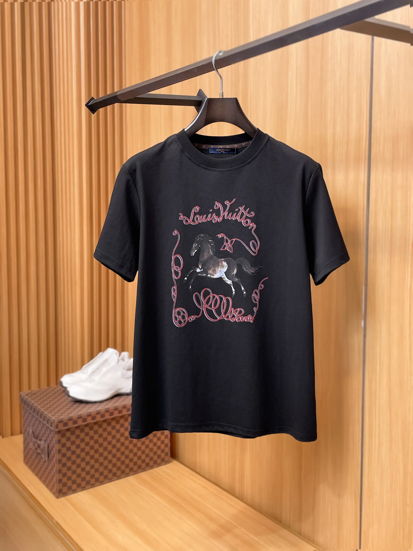 Louis Vuitton New Short Sleeve Round Neck T-Shirt Men s T-Shirt