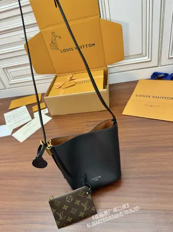 M25543 进口菱形面料礼品袋 女士斜挎包高仿LV女包