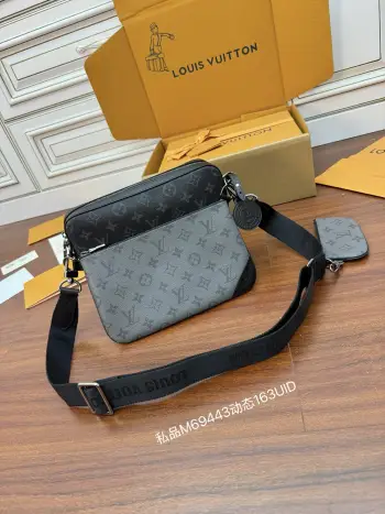 M69443 进口菱形面料礼品袋 男士斜挎包高仿LV男包