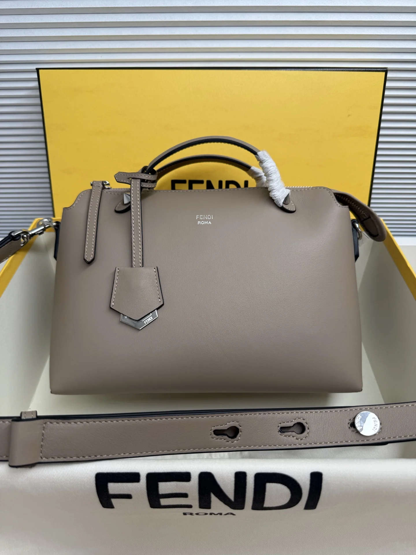 Fendi 2303 Zipper Closure Boston Handbag Women s Crossbody Bag Fendi 2303 Zipper Closure Boston Handbag Women s Crossbody Bag