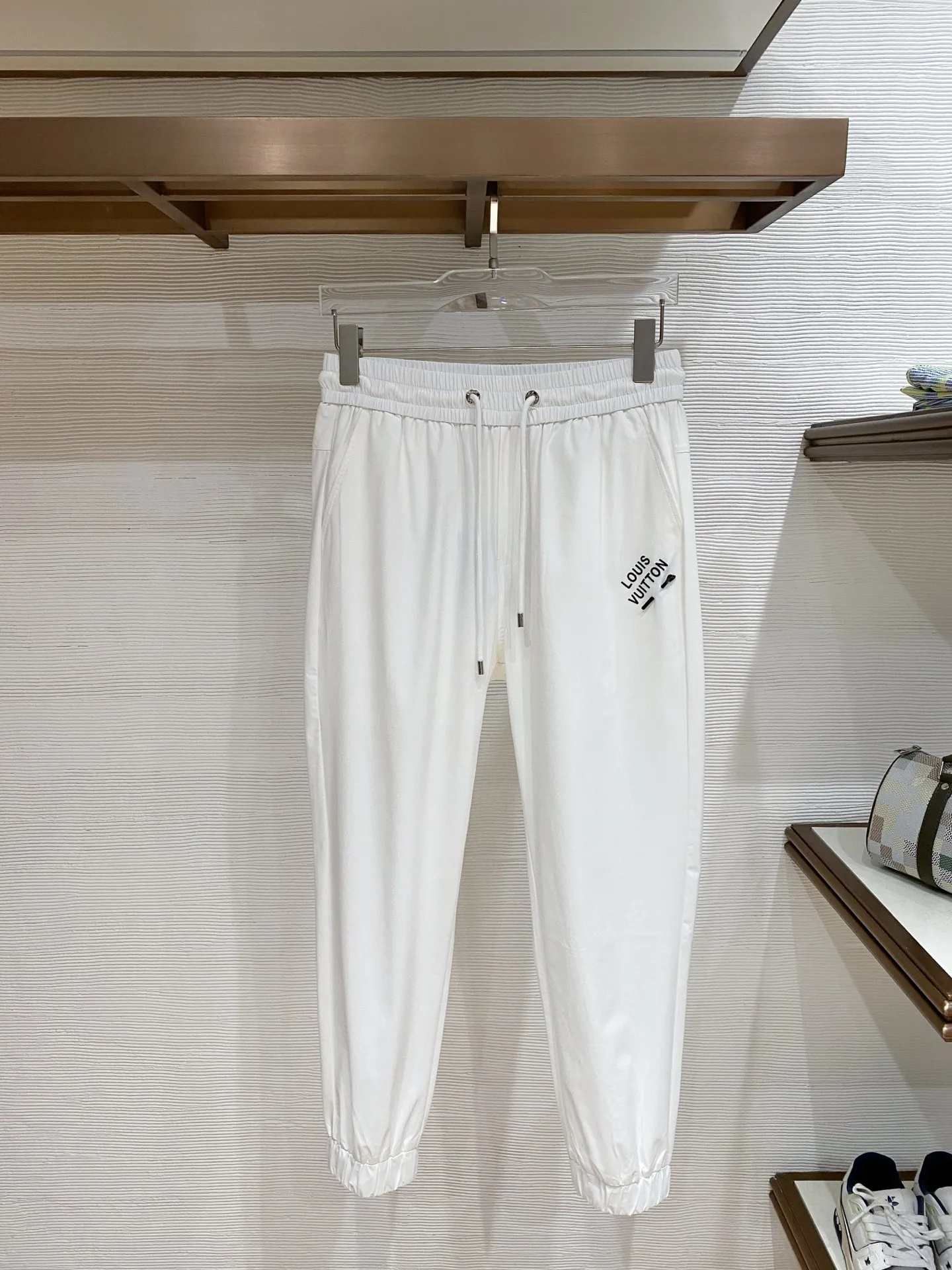 Louis Vuitton Men s Nameplate Fashion Drawstring Cuffed Casual Long Pants Louis Vuitton Men s Nameplate Fashion Drawstring Cuffed Casual Long Pants