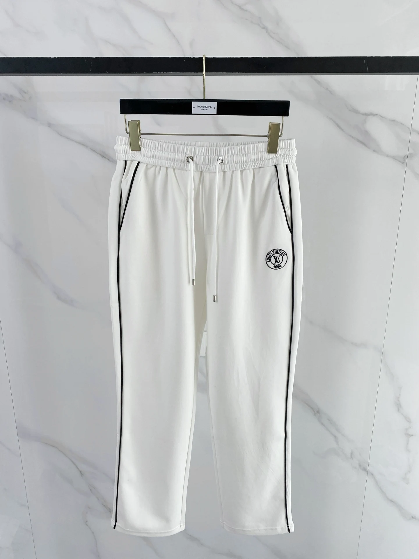 Louis Vuitton Men s Nameplate Fashion Drawstring Cuffed Casual Long Pants Louis Vuitton Men s Nameplate Fashion Drawstring Cuffed Casual Long Pants