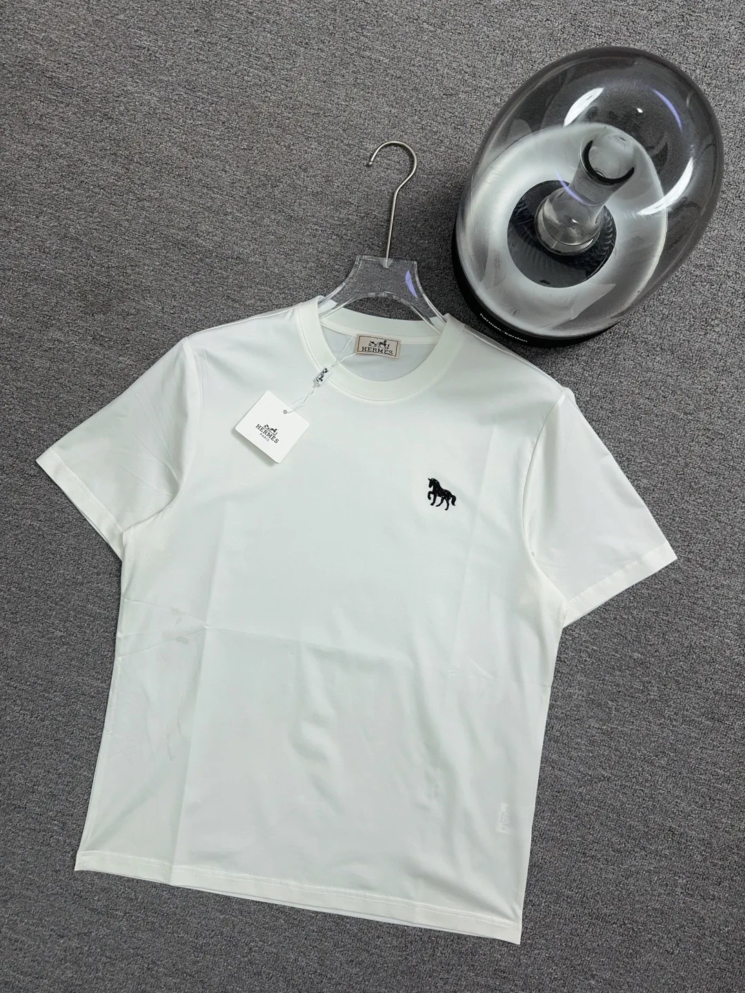 Hermes Simple Round Neck New Short Sleeve T-shirt Hermes Simple Round Neck New Short Sleeve T-shirt