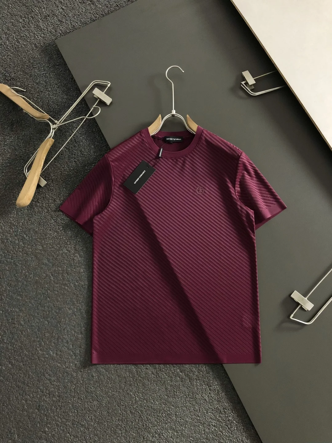 Armani Striped ice silk ultra-thin breathable solid color short sleeves Armani Striped ice silk ultra-thin breathable solid color short sleeves