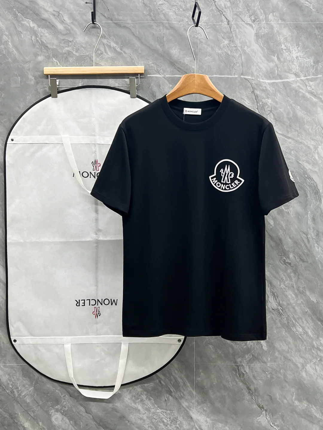 Moncler Latest unisex casual round neck short sleeve T-shirt Moncler Latest unisex casual round neck short sleeve T-shirt