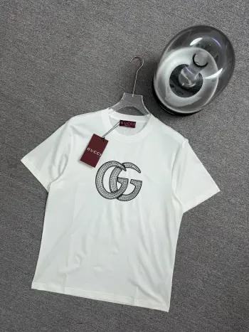 Simple Round Neck New Short Sleeve T-shirt Replica Gucci Tshirts and Polos