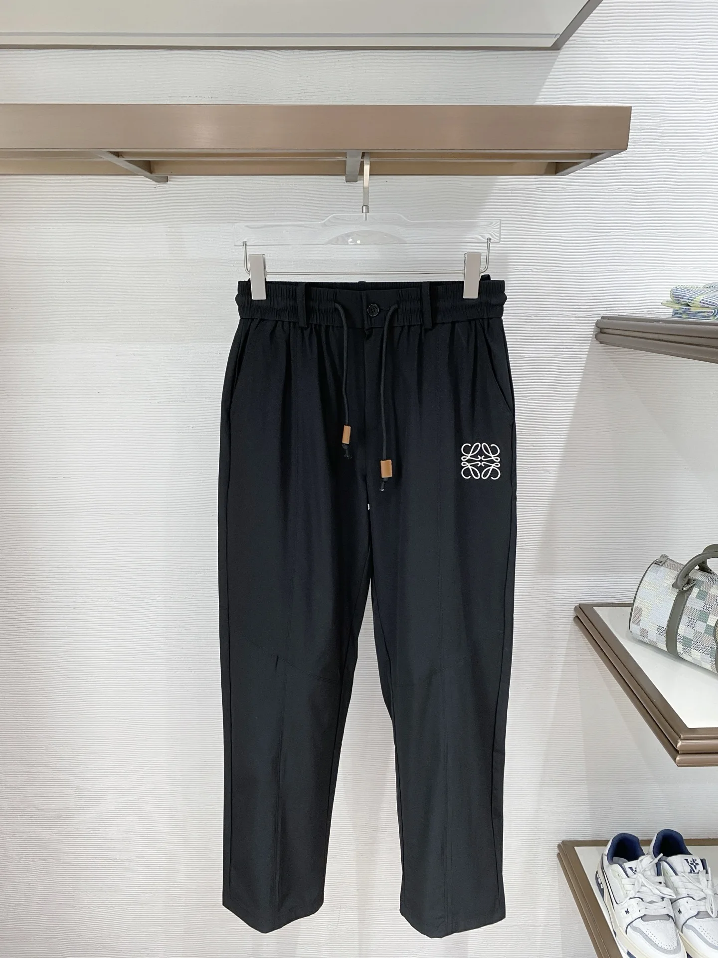 Loewe Men s Nameplate Fashion Drawstring Cuffed Casual Long Pants Loewe Men s Nameplate Fashion Drawstring Cuffed Casual Long Pants
