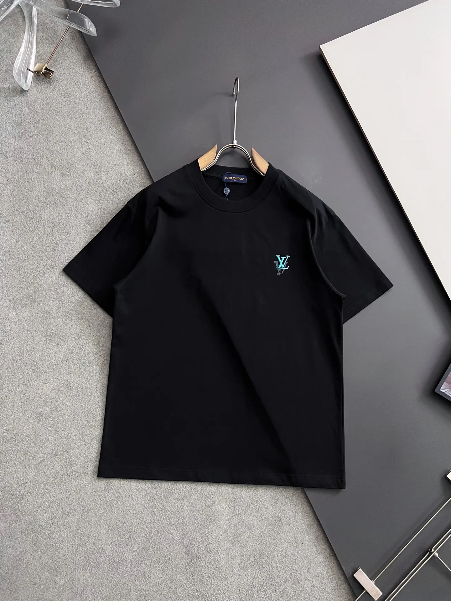 Louis Vuitton European and American drop shoulder loose series short sleeves