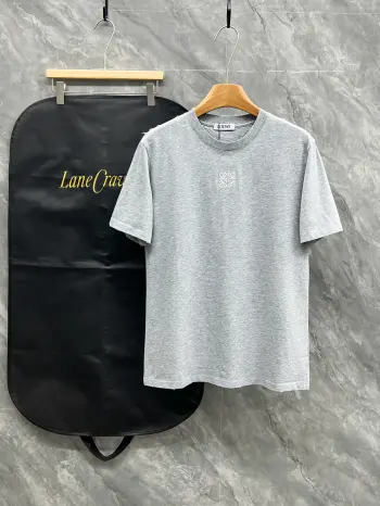 Latest unisex casual round neck short sleeve T-shirt Replica Loewe Tshirts and Polos