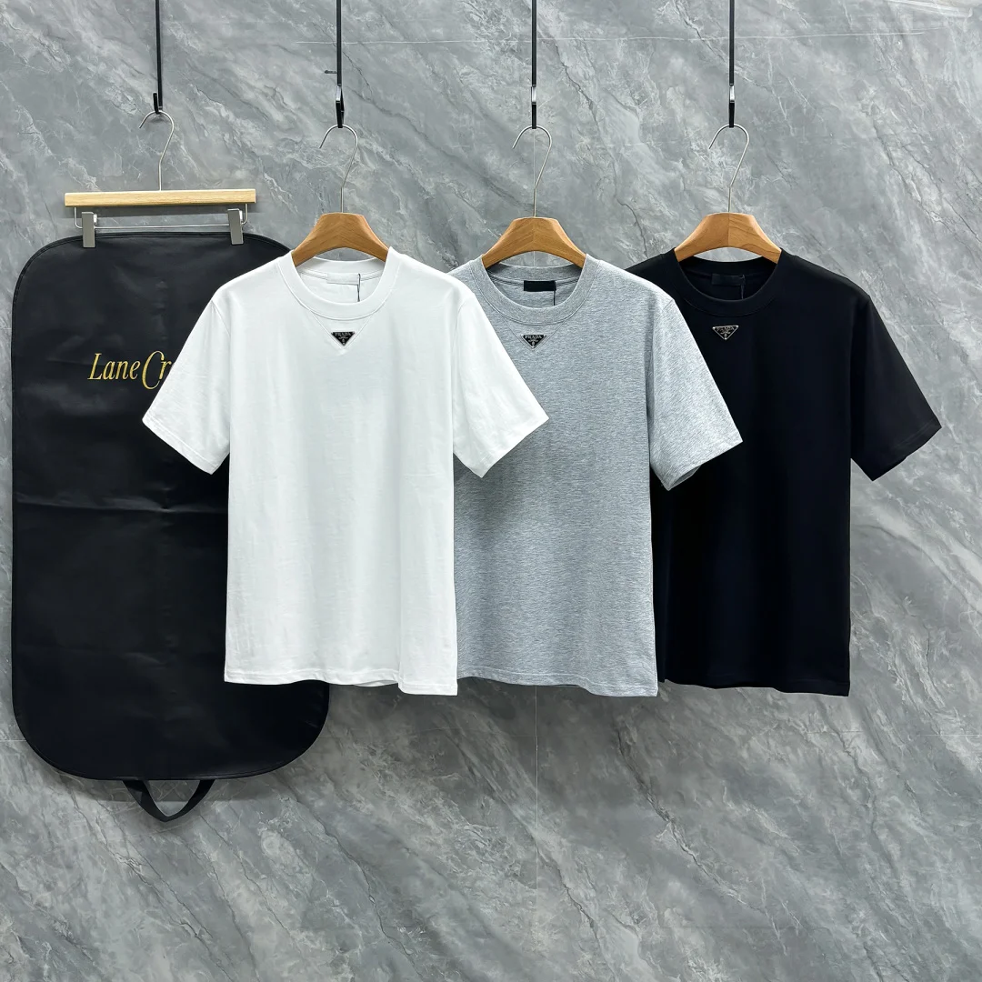 Prada Latest short-sleeve round-neck T-shirt Prada Latest short-sleeve round-neck T-shirt