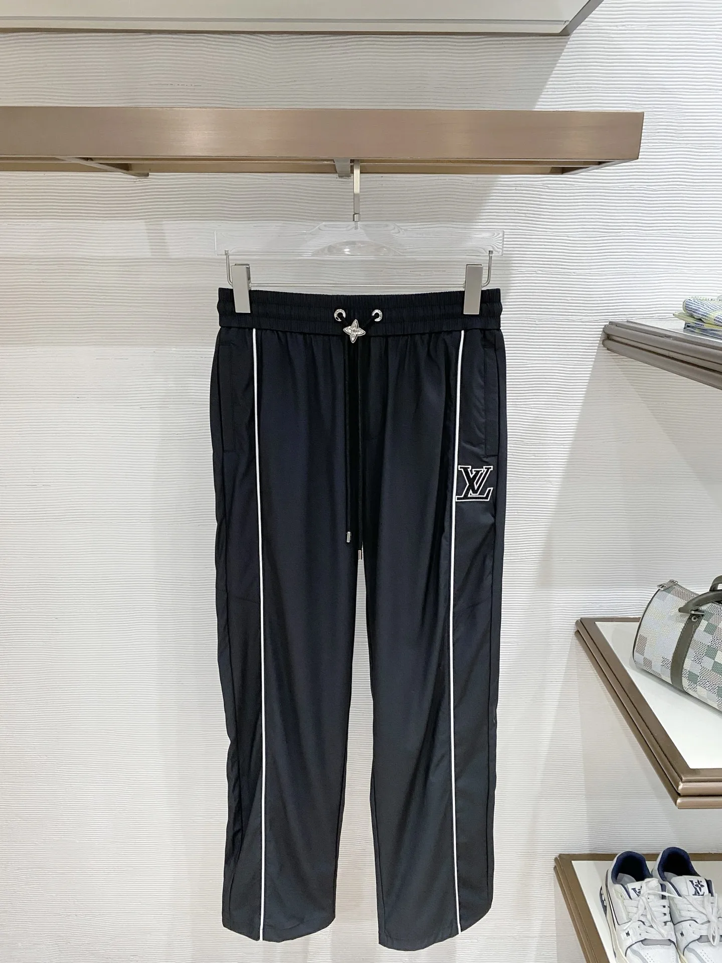 Louis Vuitton Men s Nameplate Fashion Drawstring Cuffed Casual Long Pants Louis Vuitton Men s Nameplate Fashion Drawstring Cuffed Casual Long Pants
